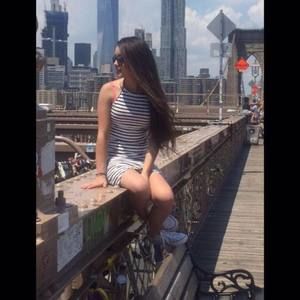 Meet your Posher, Gabriela